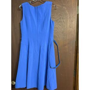 White House Black Market blue cocktail sleeveless dress. Women's Size 8